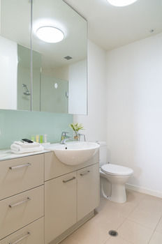 AKOM Docklands - Yamba Accommodation 29