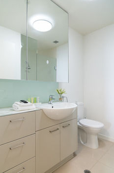 AKOM Docklands - Yamba Accommodation 38