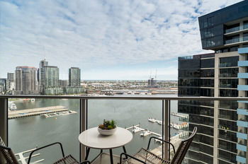 AKOM Docklands - Yamba Accommodation 41