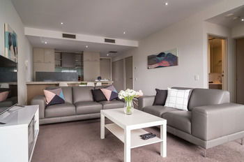 AKOM Docklands - Yamba Accommodation 44