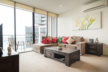 AKOM Docklands - Yamba Accommodation 46