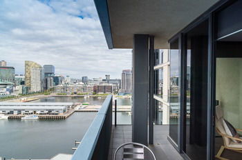 AKOM Docklands - Yamba Accommodation 48