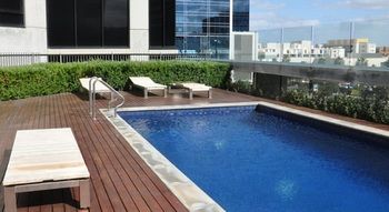 AKOM Docklands - Yamba Accommodation 52