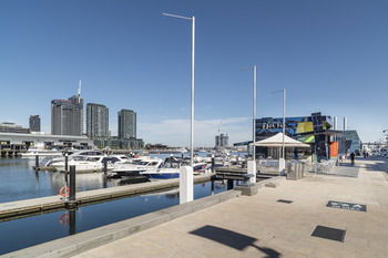 AKOM Docklands - Yamba Accommodation 56