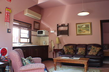 Storey Grange - Yamba Accommodation 29