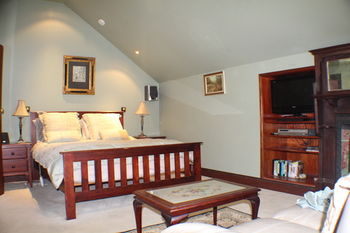 Storey Grange - Yamba Accommodation 31