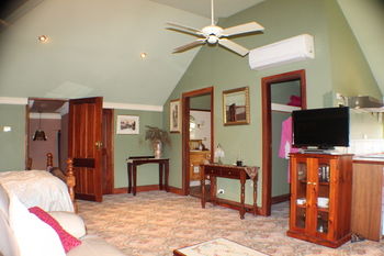 Storey Grange - Yamba Accommodation 41