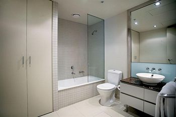 Astra Apartments - St Kilda Rd - Yamba Accommodation 8