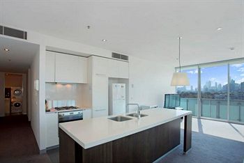 Astra Apartments - St Kilda Rd - Yamba Accommodation 13
