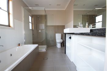 The Edgewater Bed & Breakfast - Yamba Accommodation 2