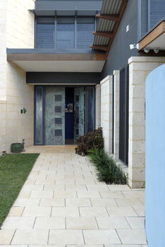 By The Beach B&B And Apartments - Yamba Accommodation 4