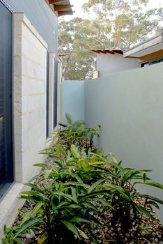 By The Beach B&B And Apartments - Yamba Accommodation 8