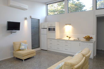 By The Beach B&B And Apartments - Yamba Accommodation 10