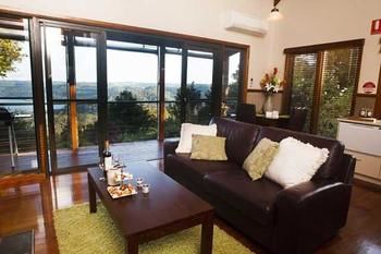 Montville Misty View Cottages - Yamba Accommodation 2