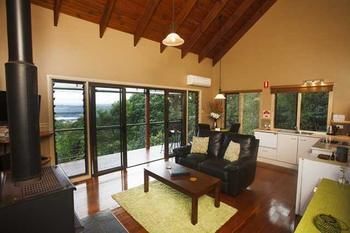 Montville Misty View Cottages - Yamba Accommodation 6