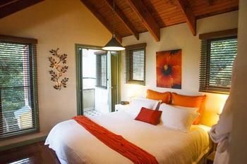 Montville Misty View Cottages - Yamba Accommodation 7
