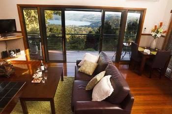 Montville Misty View Cottages - Yamba Accommodation 12