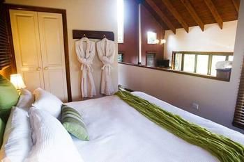 Montville Misty View Cottages - Yamba Accommodation 13