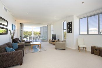 White Shells Luxury Apartments - Yamba Accommodation 8