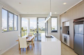 White Shells Luxury Apartments - Yamba Accommodation 10