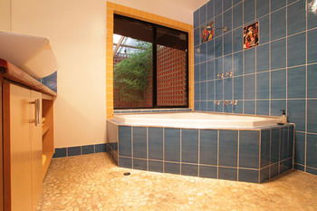 Cherryblossom B&B - Yamba Accommodation 9