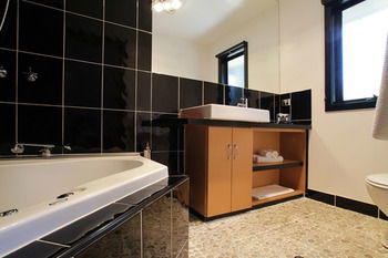 Cherryblossom B&B - Yamba Accommodation 19