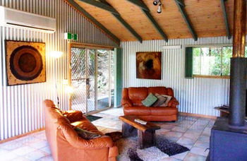 Treetops Accommodation Montville - Yamba Accommodation 41