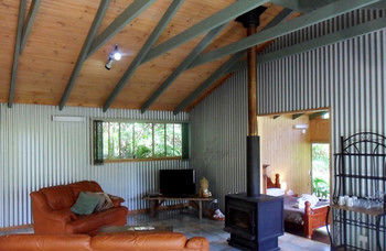 Treetops Accommodation Montville - Yamba Accommodation 42