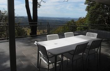 Treetops Accommodation Montville - Yamba Accommodation 50