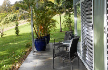 Treetops Accommodation Montville - Yamba Accommodation 58