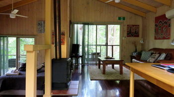 Treetops Accommodation Montville - Yamba Accommodation 70