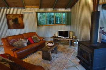 Treetops Accommodation Montville - Yamba Accommodation 71