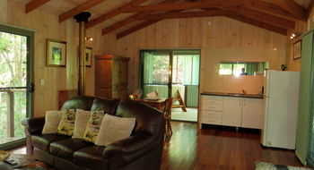 Treetops Accommodation Montville - Yamba Accommodation 75