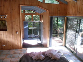 Treetops Accommodation Montville - Yamba Accommodation 79