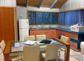 Treetops Accommodation Montville - Yamba Accommodation 82