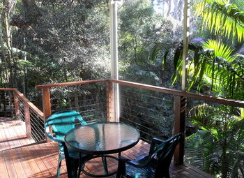 Treetops Accommodation Montville - Yamba Accommodation 91