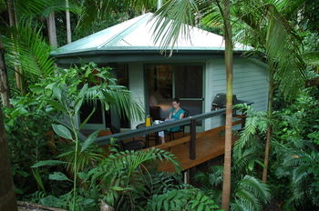 Montville Grove Romantic Cottages - Yamba Accommodation 1