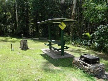 Mapleton Cabins & Caravan Park - Yamba Accommodation 0