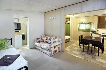 Mapleton Cabins & Caravan Park - Yamba Accommodation 3