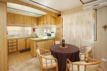 Mapleton Cabins & Caravan Park - Yamba Accommodation 6