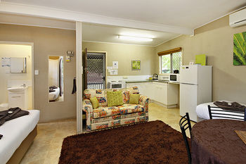 Mapleton Cabins & Caravan Park - Yamba Accommodation 22