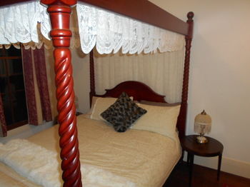 A Twist Of Willow - Yamba Accommodation 5
