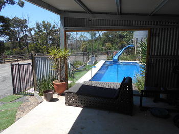 A Twist Of Willow - Yamba Accommodation 12