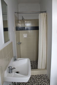 Hotel Beach House Nambour - Yamba Accommodation 0