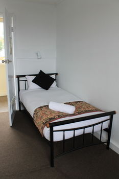 Hotel Beach House Nambour - Yamba Accommodation 2