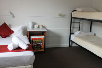 Hotel Beach House Nambour - Yamba Accommodation 4