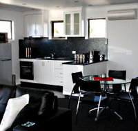 Rosie's Cottage and Town House - Yamba Accommodation