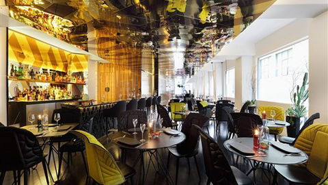 Adelphi Hotel - Yamba Accommodation 1