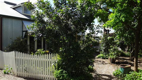 Carlyle House Rutherglen - Yamba Accommodation 3