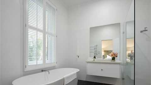 The Cottage At Bolobek - Yamba Accommodation 2